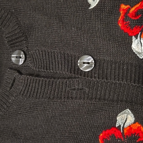 Alfred Dunner Embroidered Roses Cardigan Sz Small - Picture 3 of 4